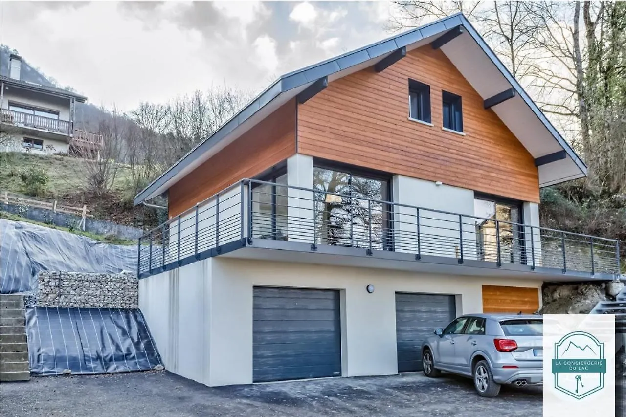 Villa On The Shores Of Lake Annecy Duingt