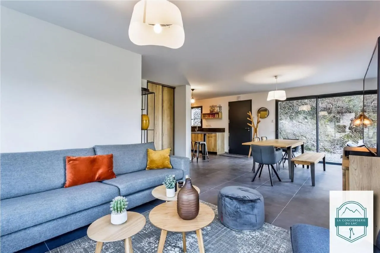 Villa On The Shores Of Lake Annecy Duingt