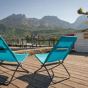  Apartment La Baie Des Voiles: Lakefront On Annecy